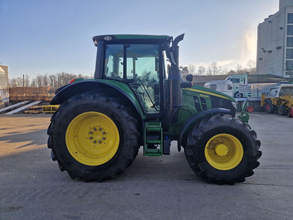 3293-a22d914e8d2dbd4b82638f66d587ea26-6757552-6vb Seitenansicht - John Deere 6120M AutoPowr