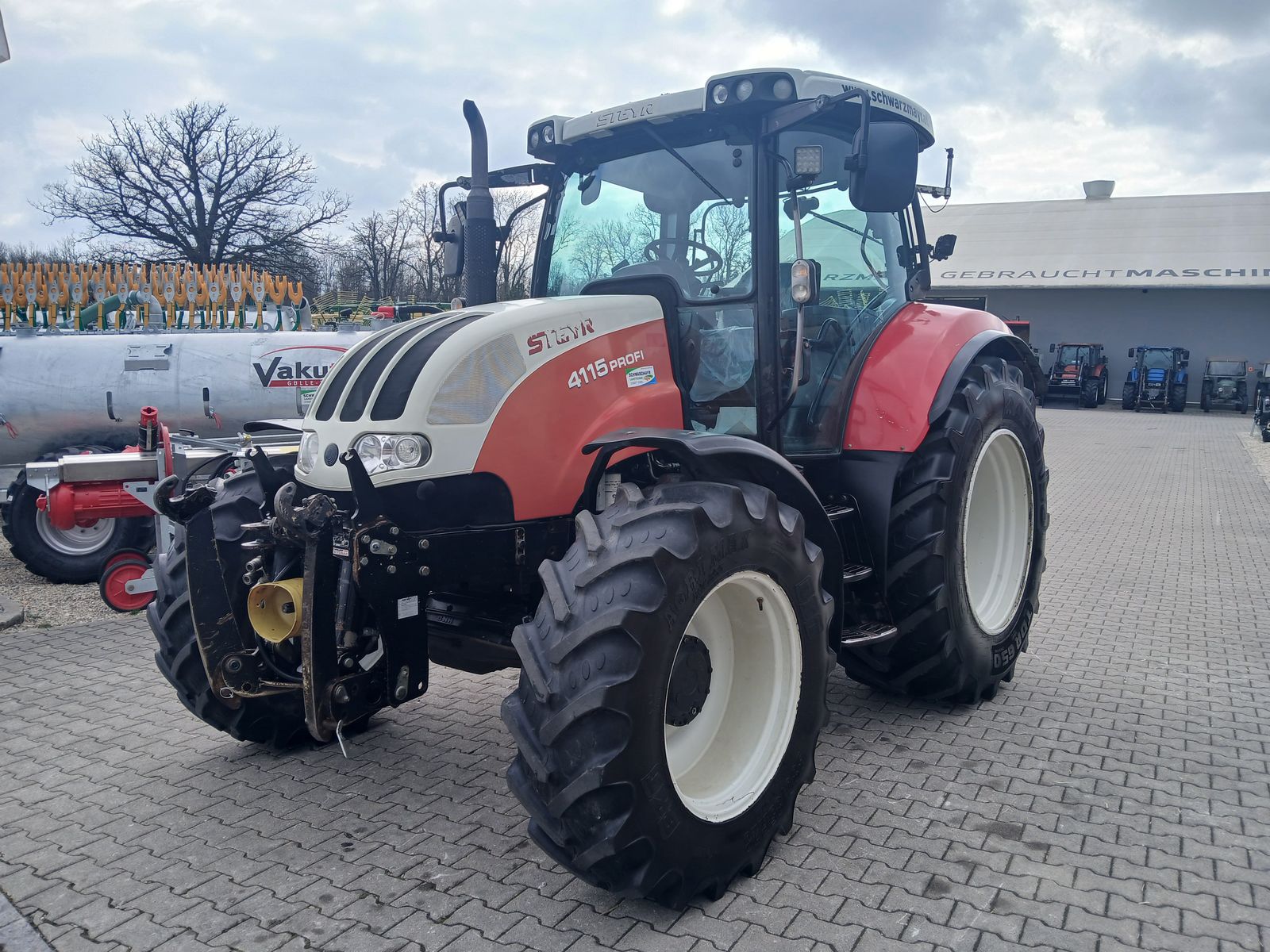 Seitenansicht: Steyr Profi 4115 Komfort