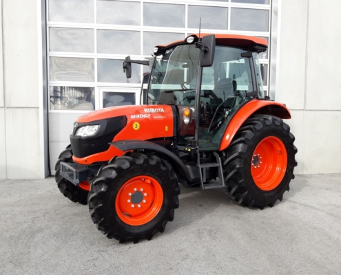 Seitenansicht - Kubota M4-063 Kabine