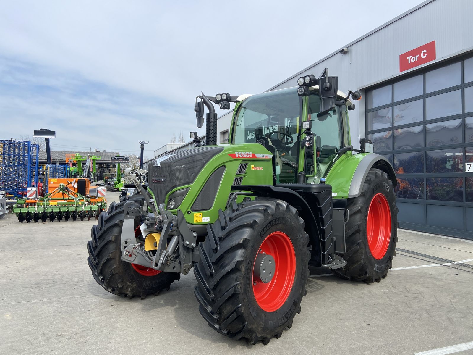 Seitenansicht - Fendt 714 Vario Power