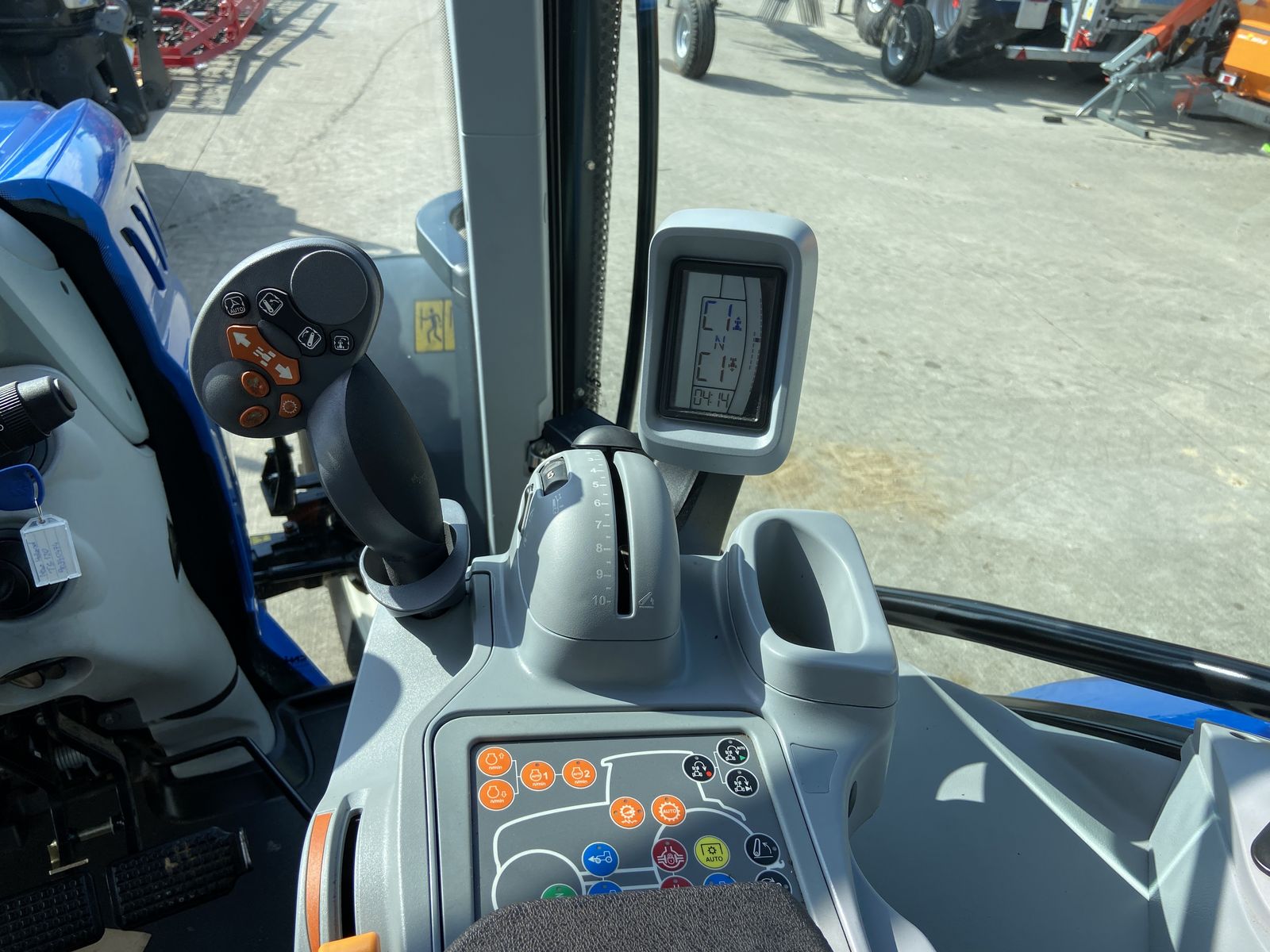 Innenansicht - New Holland T5.120 Dynamic Command