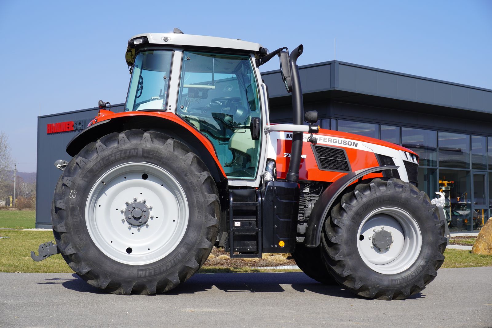 Seitenansicht - Massey Ferguson MF 7S.155 Dyna-6 Efficient