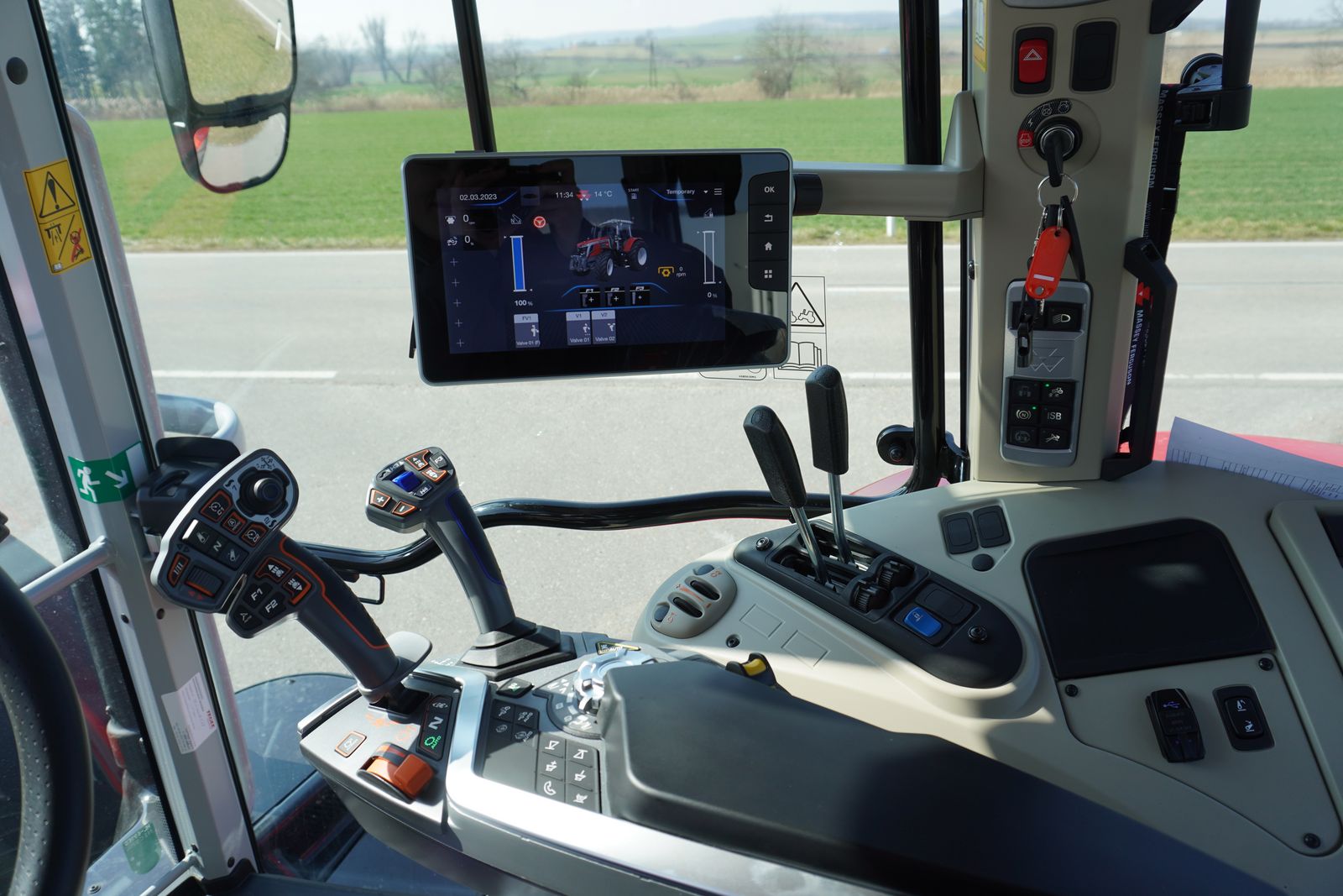 Innenansicht - Massey Ferguson MF 7S.155 Dyna-6 Efficient