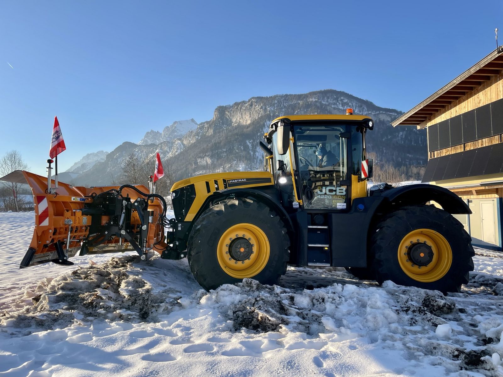Seitenansicht - JCB Fastrac 4220 iCON