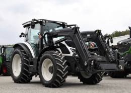 Seitenansicht - Valtra G135 VERSU