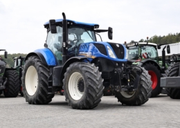 Seitenansicht - New Holland T7.230 Klassisch