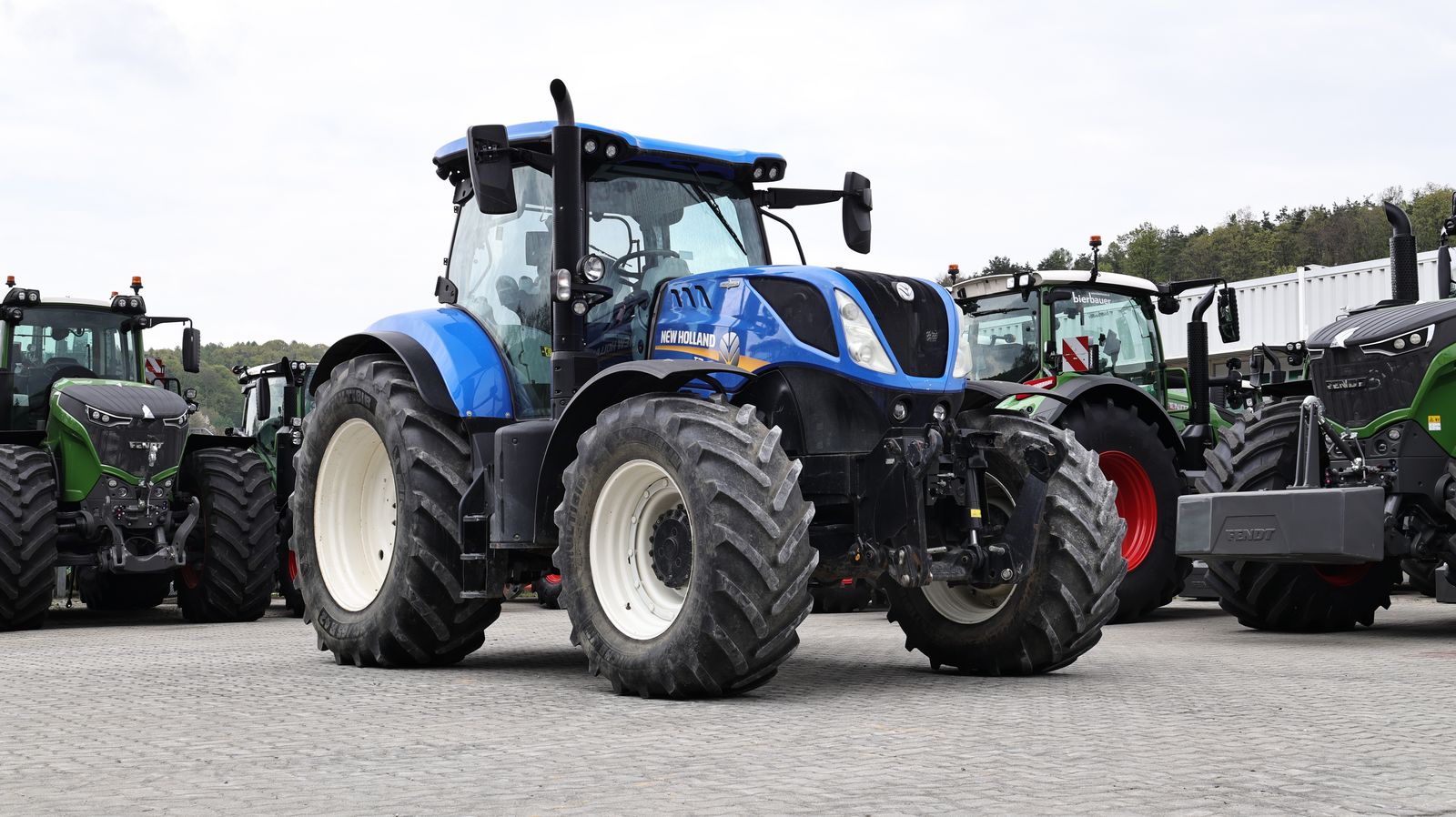 Seitenansicht - New Holland T7.230 Klassisch