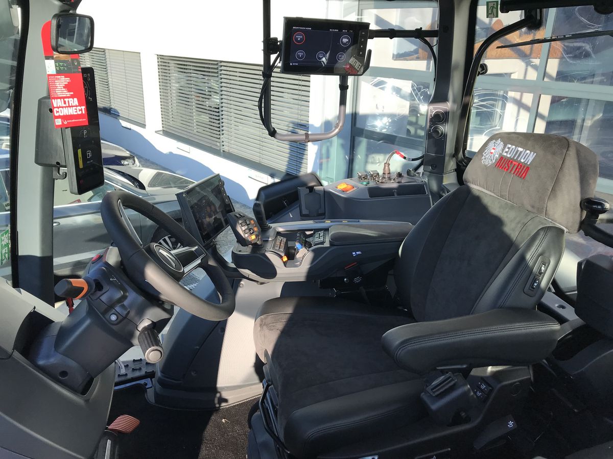 Innenansicht - Valtra T235 Direct