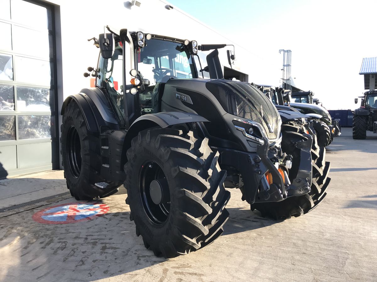 Seitenansicht - Valtra T235 Direct