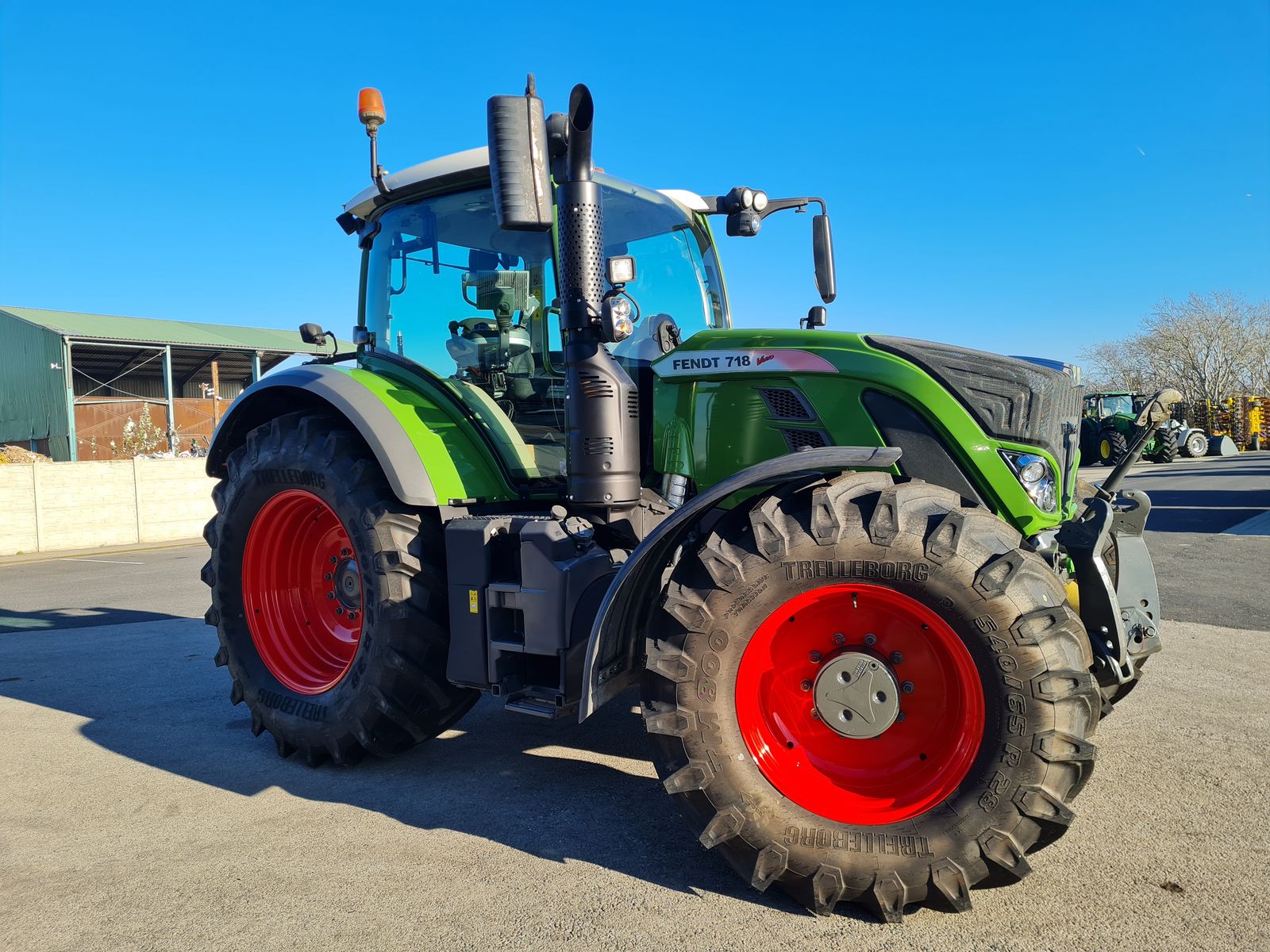 Seitenansicht - Fendt 718 Vario