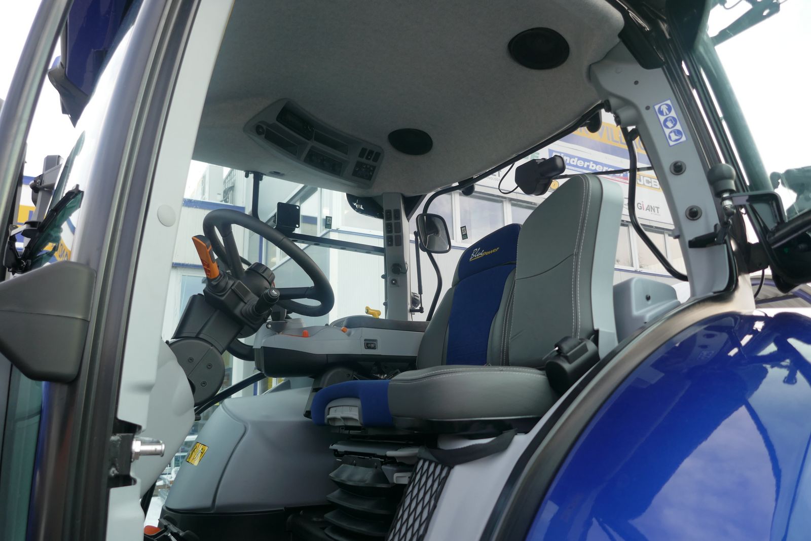 Innenansicht - New Holland T6.180 Auto Command SideWinder II