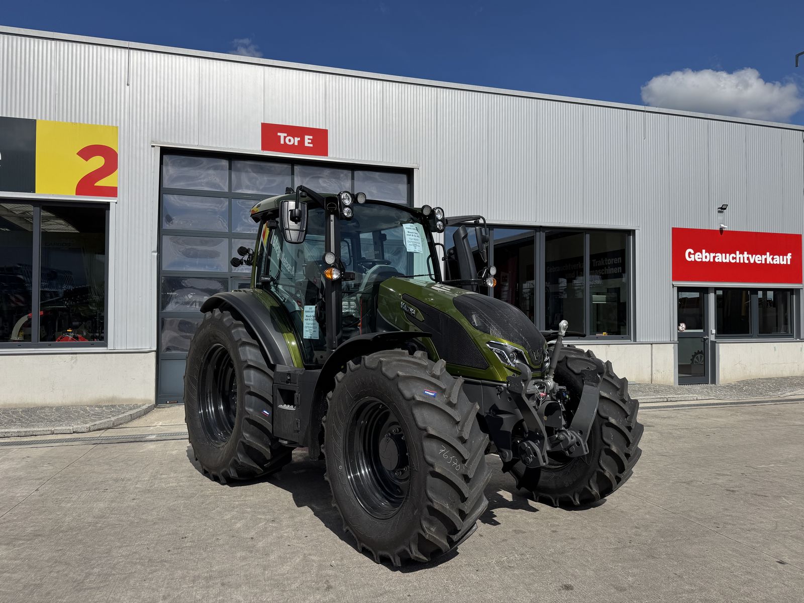 Seitenansicht - Valtra G135 VERSU Seitenansicht - Valtra G135 VERSU