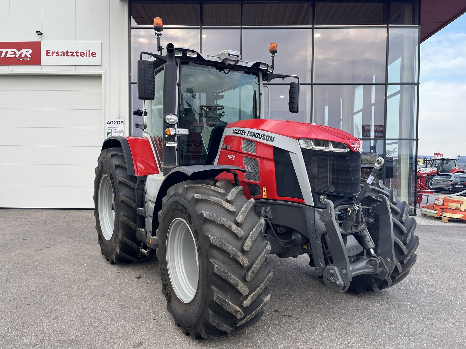 Seitenansicht - Massey Ferguson MF 8S.265 Dyna E-Power Seitenansicht - Massey Ferguson MF 8S.265 Dyna E-Power