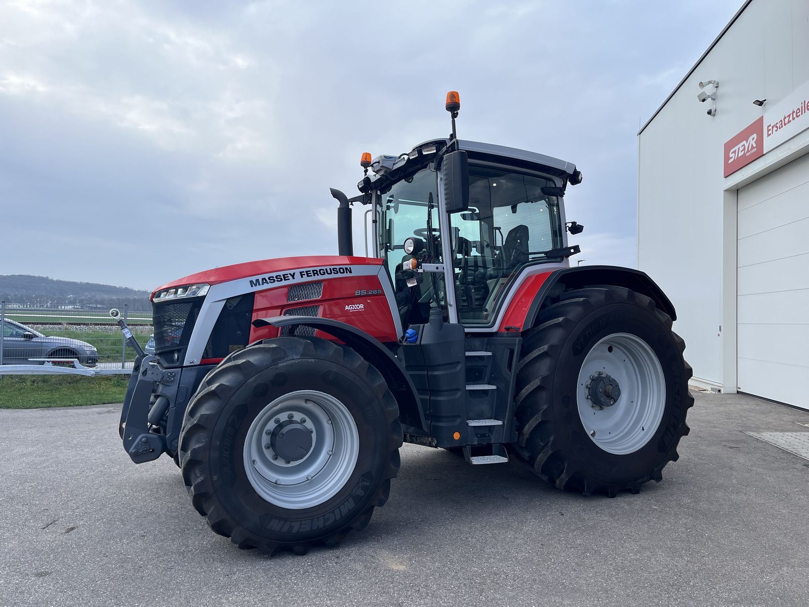 Seitenansicht - Massey Ferguson MF 8S.265 Dyna E-Power Seitenansicht - Massey Ferguson MF 8S.265 Dyna E-Power