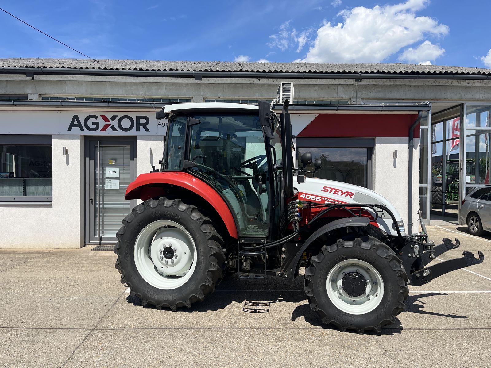 Steyr-4065-Seitenansicht