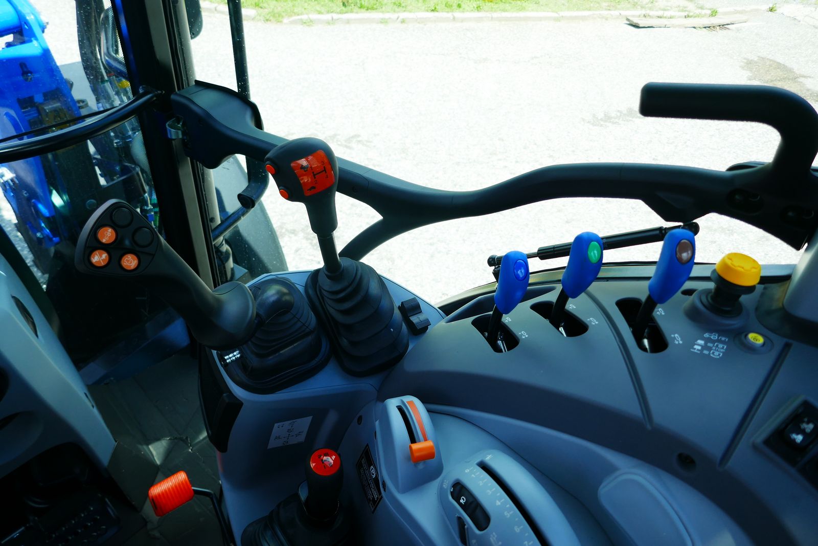 Innenansicht - New Holland T5.100 Utility Dual Command Innenansicht - New Holland T5.100 Utility Dual Command
